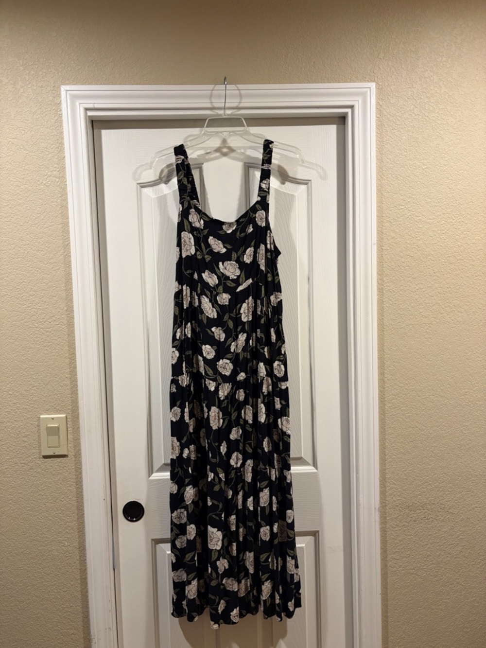 Saltwater LUXE Floral Black Sleeveless Maxi Dress size M excellent cond - Picture 3 of 8